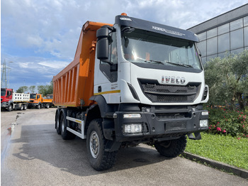 덤프트럭 IVECO Trakker