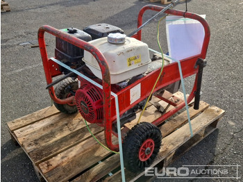 발전기 세트 2011 Pramac E8000 : 사진 3