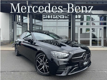 세단 MERCEDES-BENZ