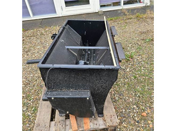 모래/ 소금 살포기