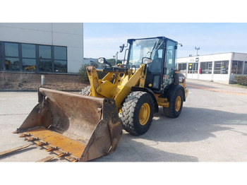 휠 로더 CATERPILLAR 906M