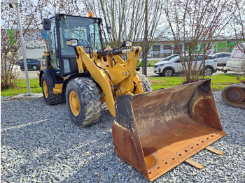 휠 로더 CATERPILLAR 906M