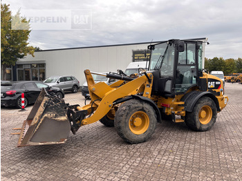 휠 로더 CATERPILLAR 908M