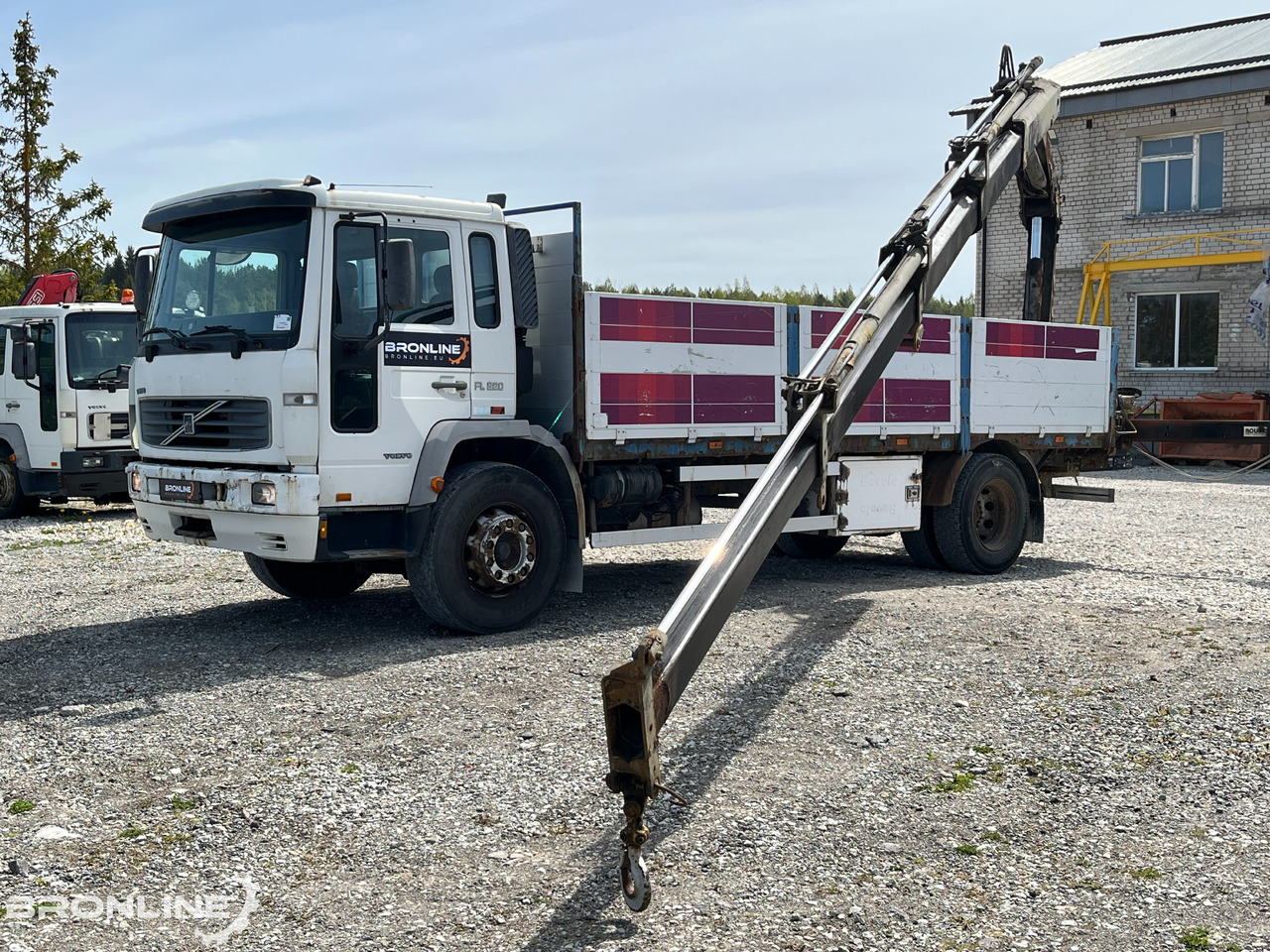 2000 Volvo FL220 4x2 + Hiab 102-4 - 드롭사이드/ 플랫베드 트럭, 크레인 트럭 : 사진 1 2000 Volvo FL220 4x2 + Hiab 102-4 - 드롭사이드/ 플랫베드 트럭, 크레인 트럭 : 사진 1