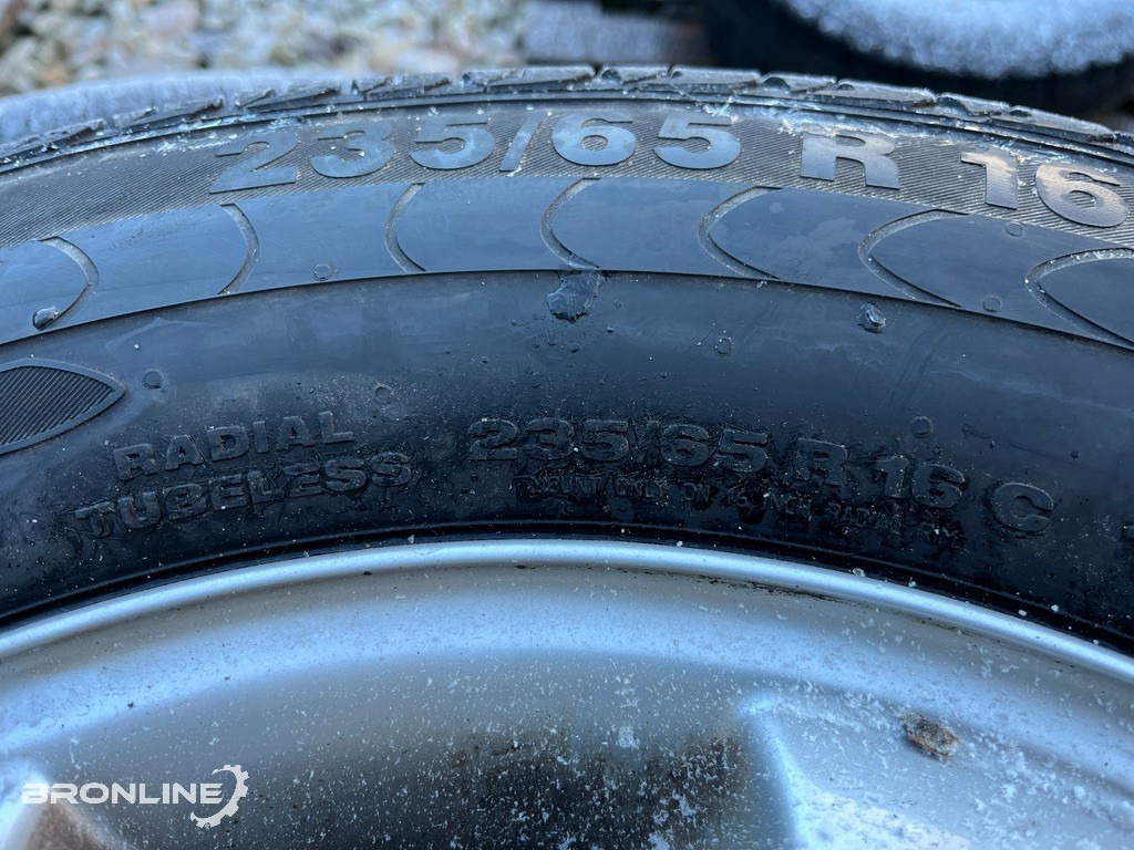 Veljekomplekt suverehvidega 235/65/R16 - 휠 및 타이어 패키지 밴 용 : 사진 5 Veljekomplekt suverehvidega 235/65/R16 - 휠 및 타이어 패키지 밴 용 : 사진 5