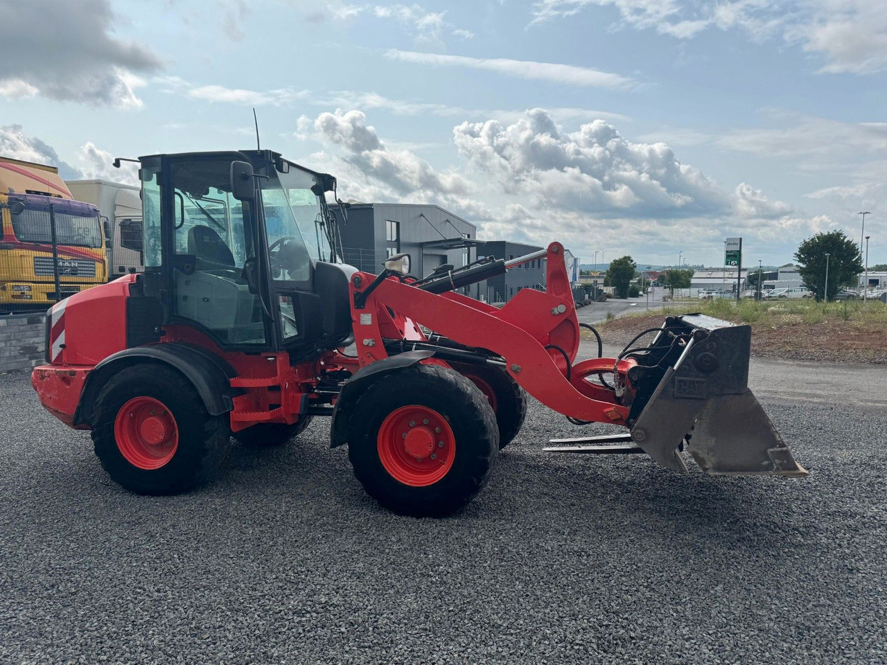 CAT 908M Radlader 6460 Kg Schaufel Gabel - 휠 로더 : 사진 4 CAT 908M Radlader 6460 Kg Schaufel Gabel - 휠 로더 : 사진 4