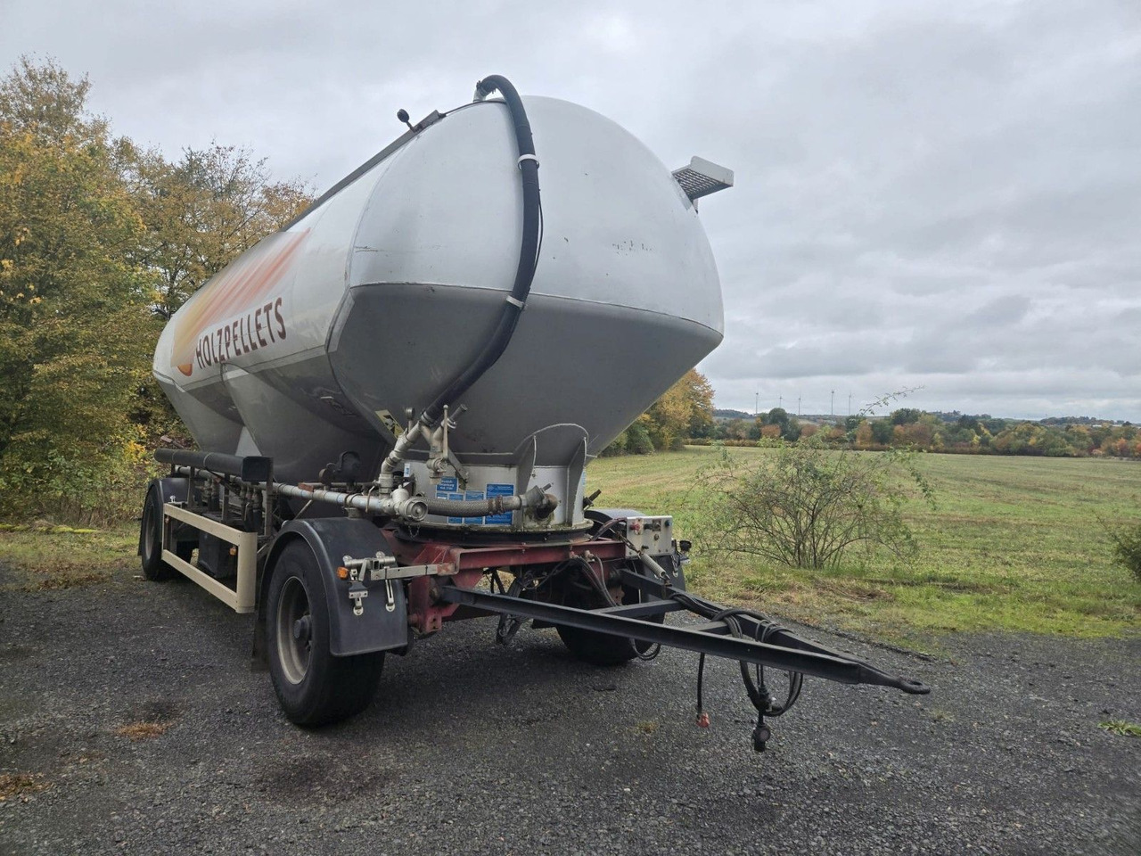 Feldbinder Heut 31.2 Silo 31m³ 3 Kammern - 사일로 세미 트레일러 : 사진 1 Feldbinder Heut 31.2 Silo 31m³ 3 Kammern - 사일로 세미 트레일러 : 사진 1