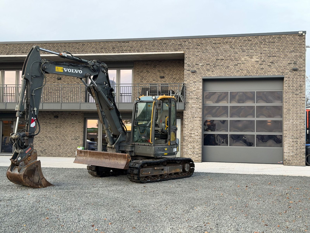 Volvo ECR 88 D Verstellauslger OQ Oilquick - 미니 굴삭기 : 사진 1 Volvo ECR 88 D Verstellauslger OQ Oilquick - 미니 굴삭기 : 사진 1