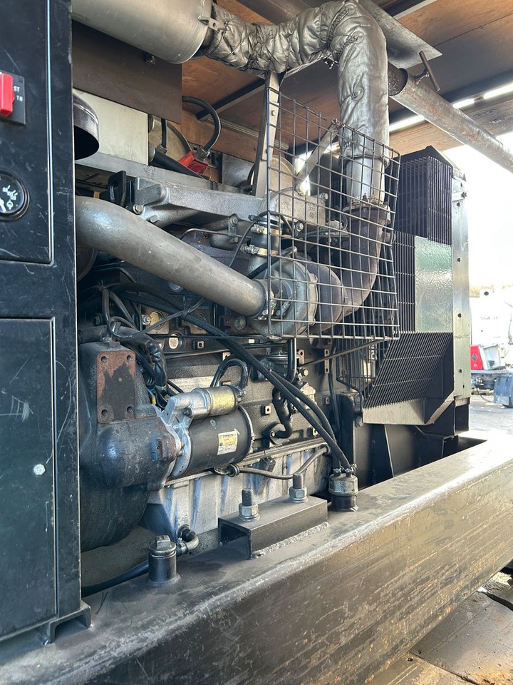 Mercedes-Benz MB 817 4x2 Dieselaggregat 6 Zylinder - 박스 트럭 : 사진 2 Mercedes-Benz MB 817 4x2 Dieselaggregat 6 Zylinder - 박스 트럭 : 사진 2