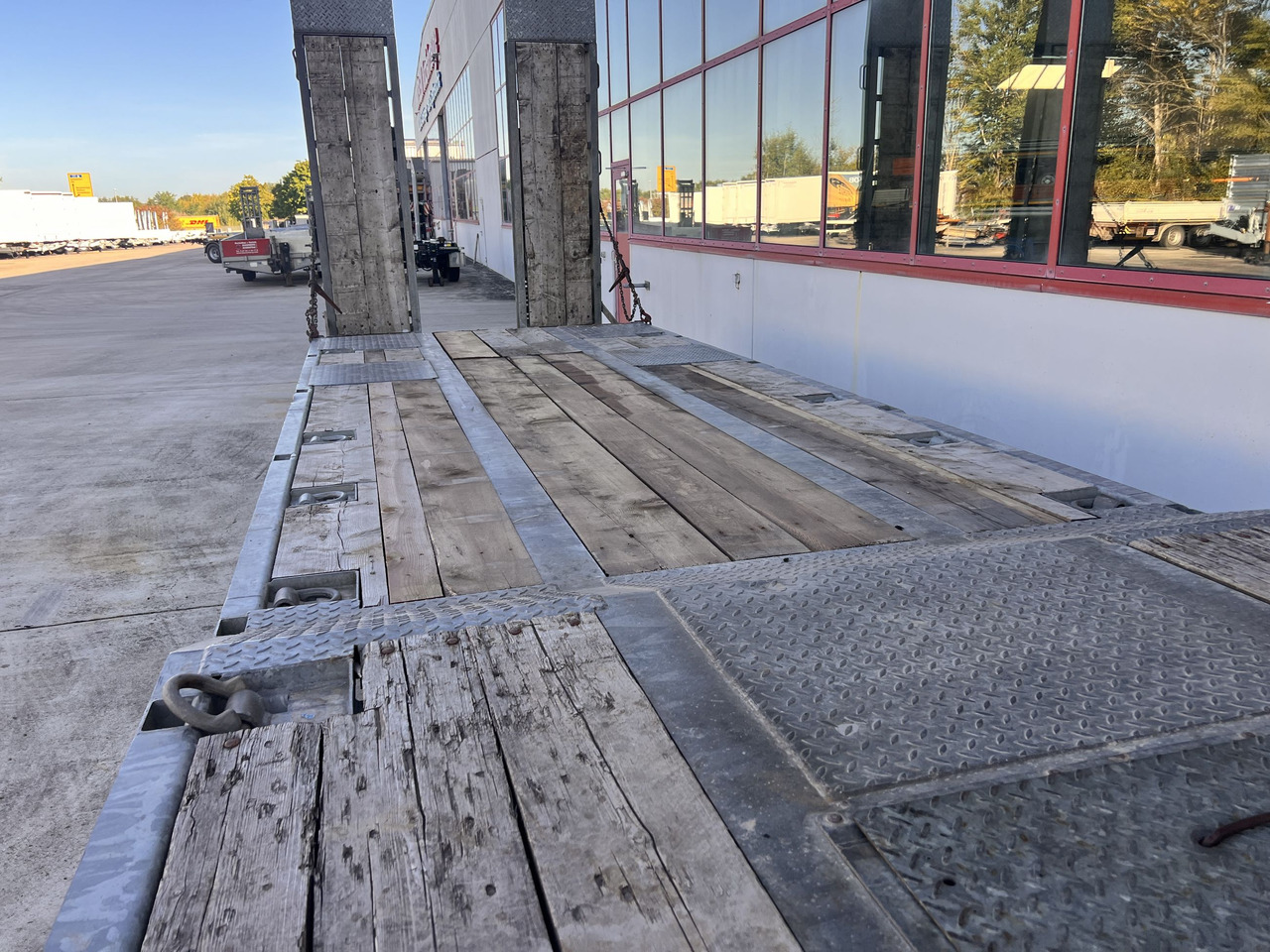 Humbaur HTD 30 3 Achs Tiefladeranhänger, verzinkt - 저하대 트레일러 : 사진 4 Humbaur HTD 30 3 Achs Tiefladeranhänger, verzinkt - 저하대 트레일러 : 사진 4