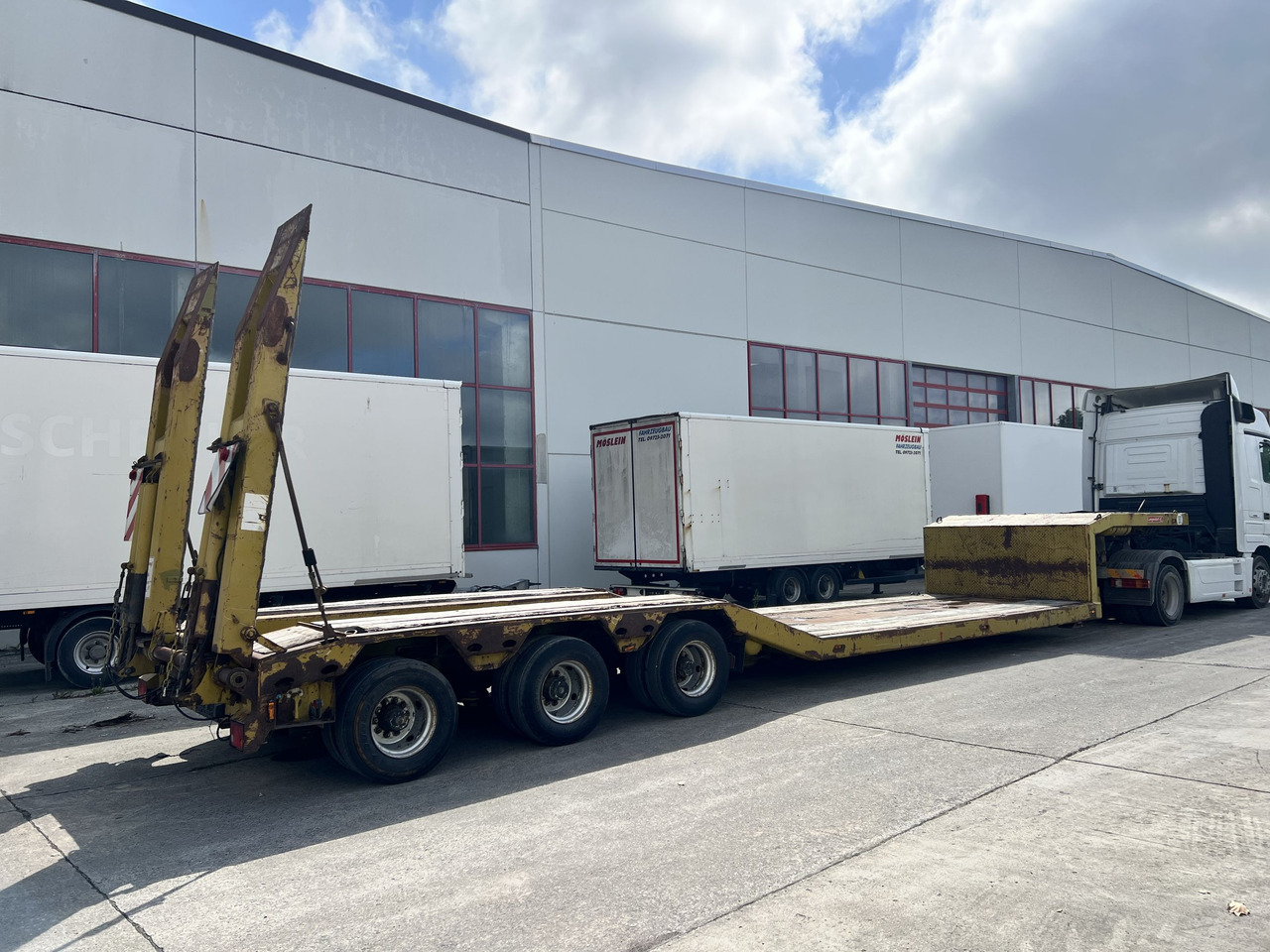 LANGENDORF SATBUE 30/38 3 Achs Tiefbett- Satteltieflader - 저하대 세미 트레일러 : 사진 5 LANGENDORF SATBUE 30/38 3 Achs Tiefbett- Satteltieflader - 저하대 세미 트레일러 : 사진 5