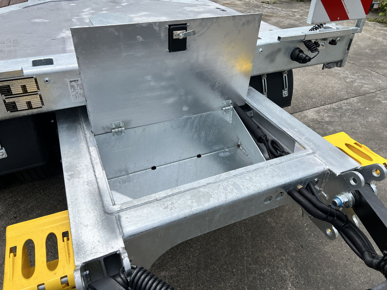 Möslein T 3-9,20 F 3 Achs Tieflader mit gerader Ladefläche 9 m, Neufahrzeug - 저하대 트레일러 : 사진 3 Möslein T 3-9,20 F 3 Achs Tieflader mit gerader Ladefläche 9 m, Neufahrzeug - 저하대 트레일러 : 사진 3