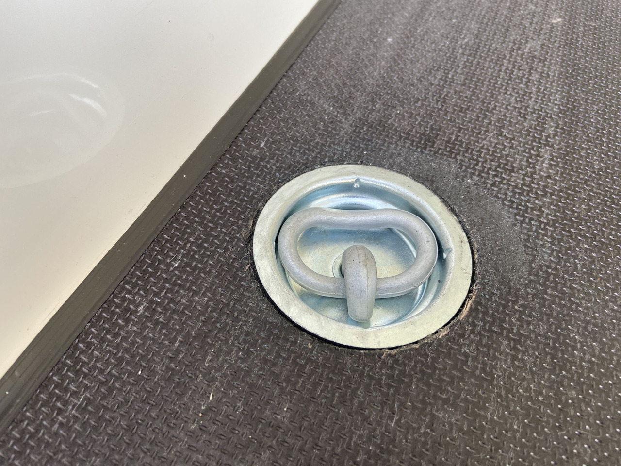 Möslein TKO 105 D 6m weiß Tandem- Koffer, Durchladbar, -- Neufahrzeug -- - 밀폐형 박스 트레일러 : 사진 5 Möslein TKO 105 D 6m weiß Tandem- Koffer, Durchladbar, -- Neufahrzeug -- - 밀폐형 박스 트레일러 : 사진 5