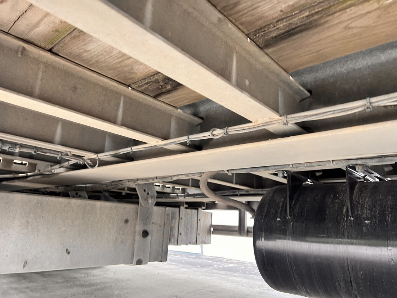 Müller Mitteltal D3 3 Achs Tieflader 9 m, Verzinkt, Wenig Benutzt - 저하대 트레일러 : 사진 2 Müller Mitteltal D3 3 Achs Tieflader 9 m, Verzinkt, Wenig Benutzt - 저하대 트레일러 : 사진 2