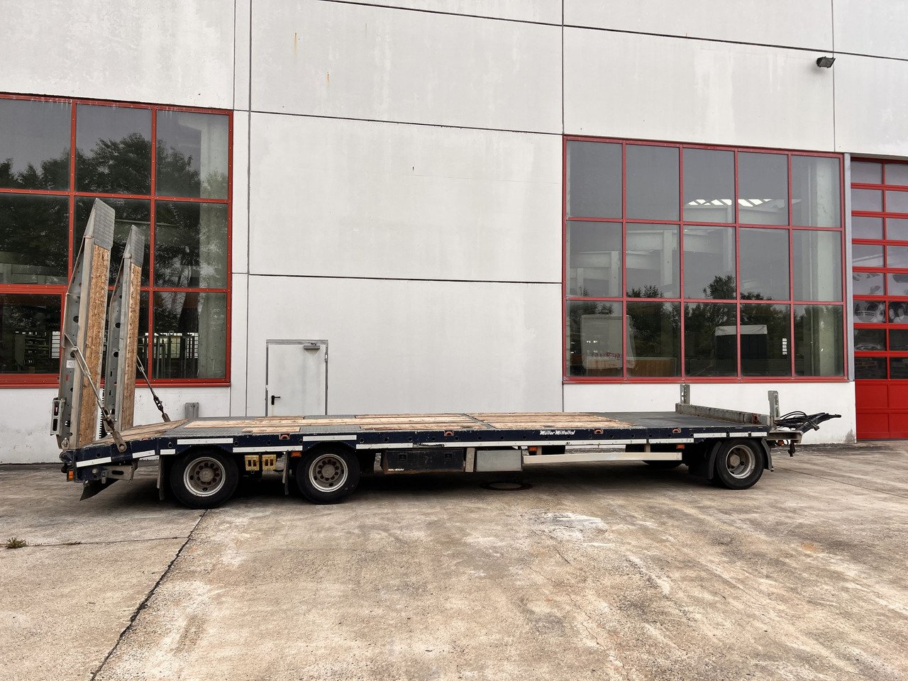 Müller Mitteltal D3 3 Achs Tieflader 9 m, Verzinkt, Wenig Benutzt - 저하대 트레일러 : 사진 4 Müller Mitteltal D3 3 Achs Tieflader 9 m, Verzinkt, Wenig Benutzt - 저하대 트레일러 : 사진 4