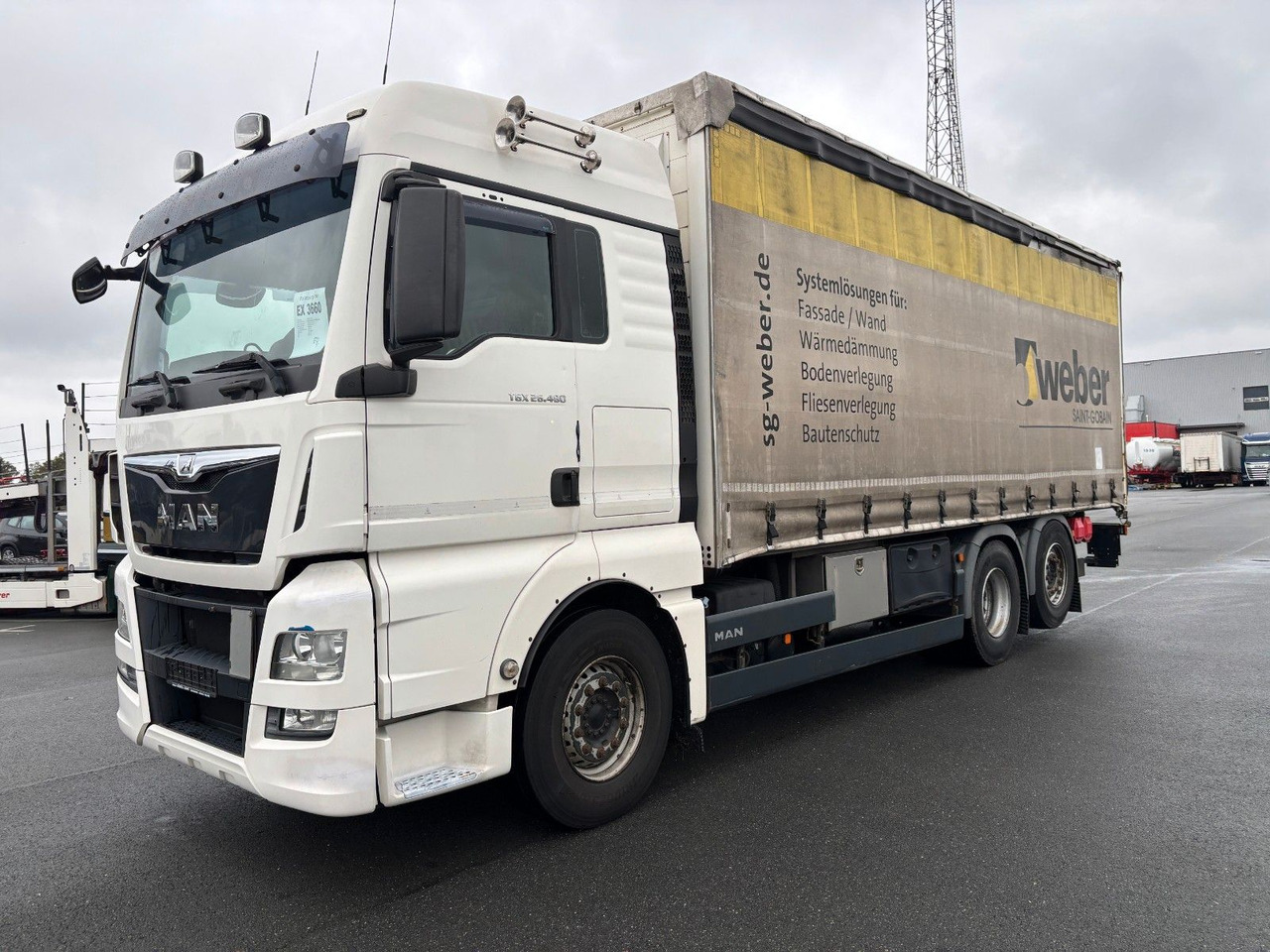 MAN TGX 26.480 mit Ladebordwand - 커튼사이더 트럭 : 사진 1 MAN TGX 26.480 mit Ladebordwand - 커튼사이더 트럭 : 사진 1
