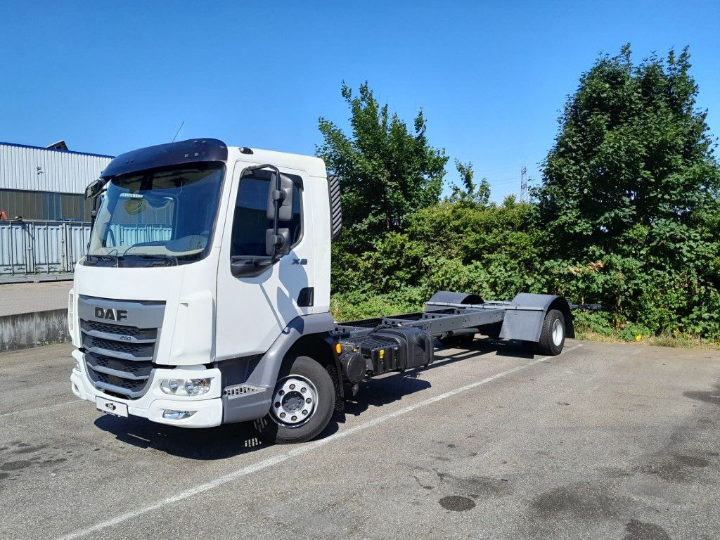 DAF FA XB 260 12t - 캡 새시 트럭 : 사진 1 DAF FA XB 260 12t - 캡 새시 트럭 : 사진 1