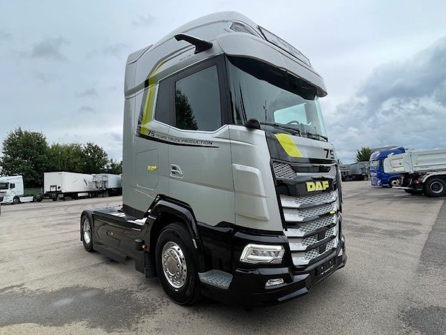 DAF XG+ 480 FT 75 Jahre DAF Edition "Limitiert" DAF XG+ 480 FT 75 Jahre DAF Edition - 트랙터 유닛 : 사진 1 DAF XG+ 480 FT 75 Jahre DAF Edition "Limitiert" DAF XG+ 480 FT 75 Jahre DAF Edition - 트랙터 유닛 : 사진 1