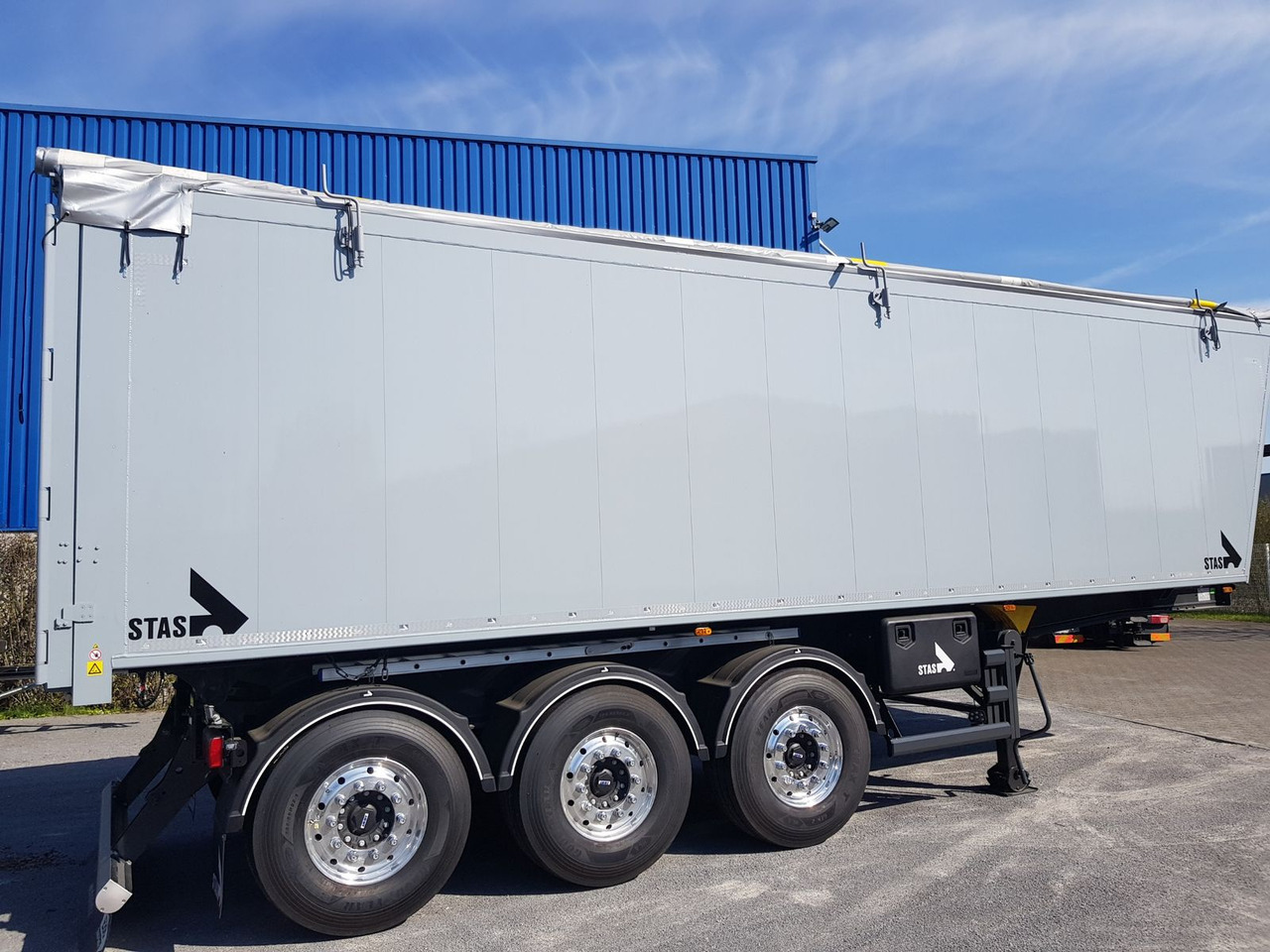 Stas agroSTAR 47,6 cbm Kippsattelauflieger Stas agroSTAR 47,6 cbm Kippsattelauflieger - 덤프 세미 트레일러 : 사진 5 Stas agroSTAR 47,6 cbm Kippsattelauflieger Stas agroSTAR 47,6 cbm Kippsattelauflieger - 덤프 세미 트레일러 : 사진 5
