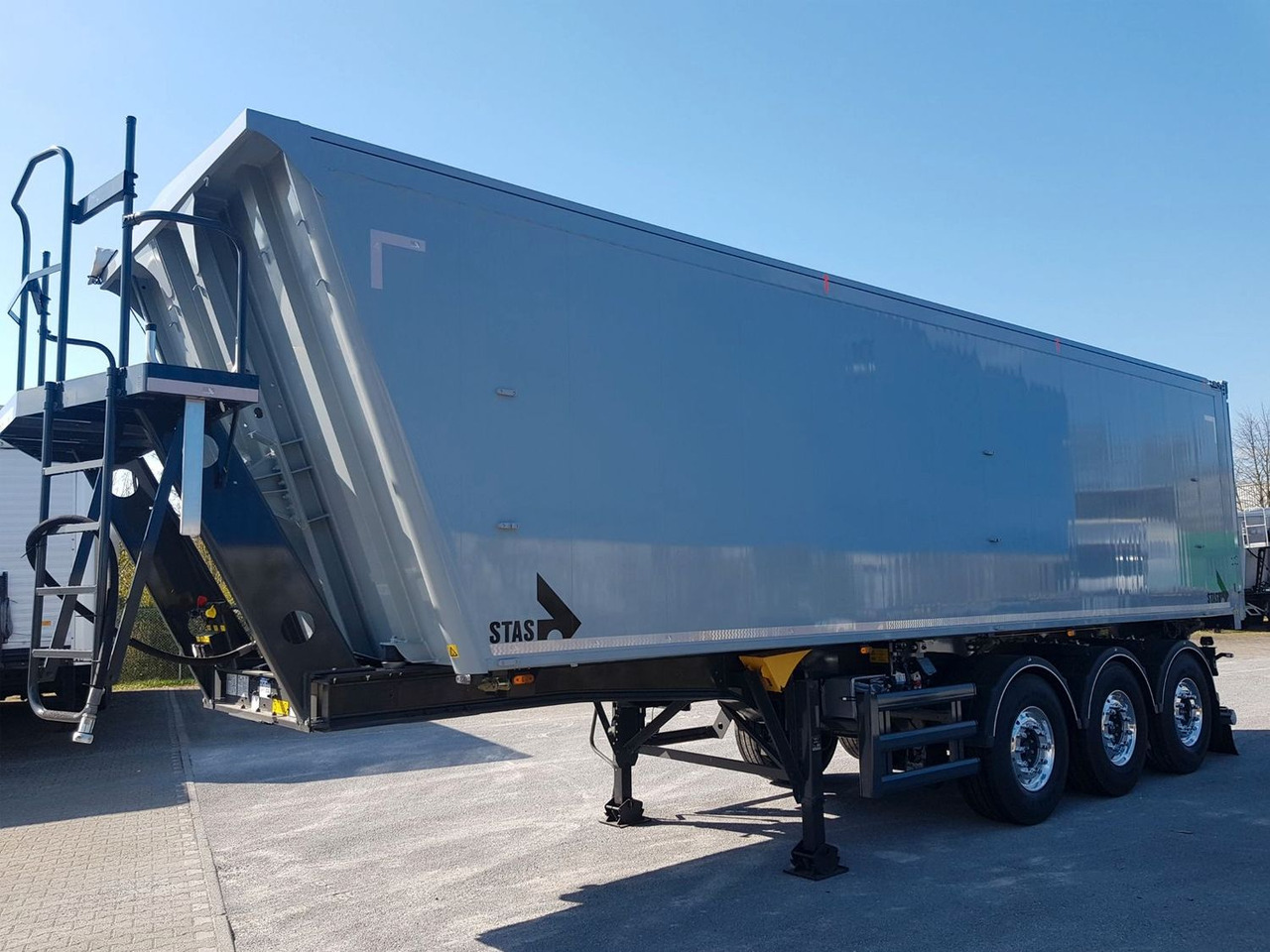 Stas agroSTAR 47,6 cbm Kippsattelauflieger Stas agroSTAR 47,6 cbm Kippsattelauflieger - 덤프 세미 트레일러 : 사진 1 Stas agroSTAR 47,6 cbm Kippsattelauflieger Stas agroSTAR 47,6 cbm Kippsattelauflieger - 덤프 세미 트레일러 : 사진 1