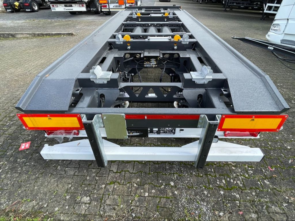 Wielton 2-Achs Außenroller-Abrollanhänger Wielton 2-Achs Außenroller-Abrollanhänger - 롤오프/ 스킵 트레일러 : 사진 4 Wielton 2-Achs Außenroller-Abrollanhänger Wielton 2-Achs Außenroller-Abrollanhänger - 롤오프/ 스킵 트레일러 : 사진 4