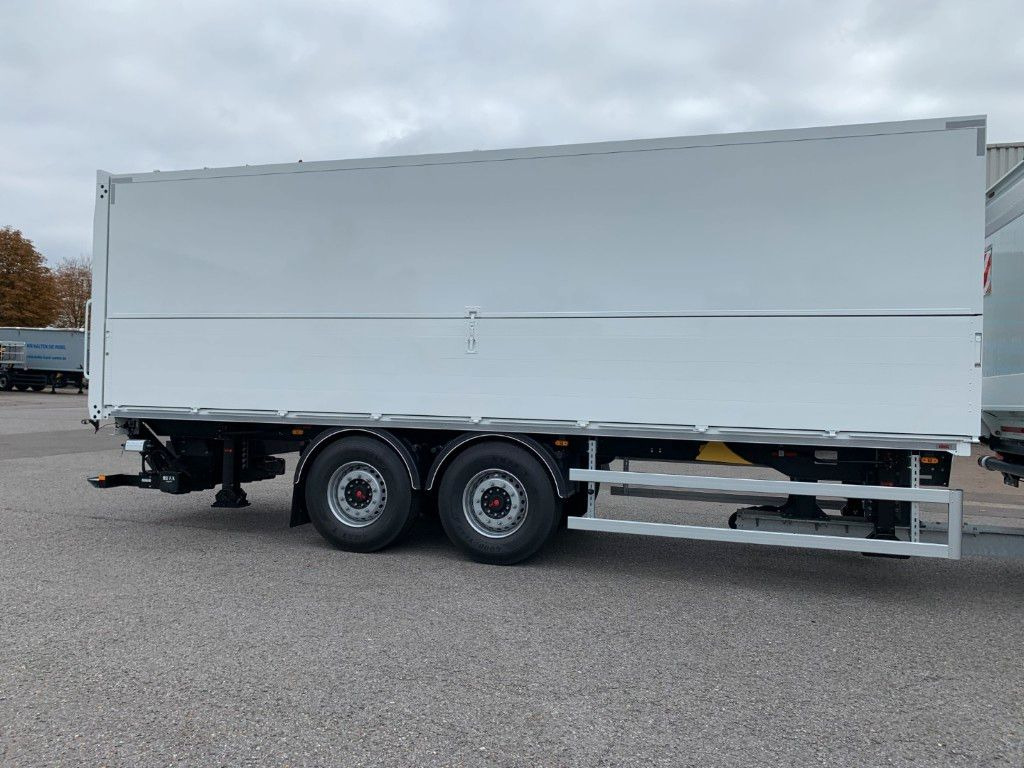 Zentralachsanhänger Swing-Board I tiefgekuppelt - 음료 트레일러 : 사진 1 Zentralachsanhänger Swing-Board I tiefgekuppelt - 음료 트레일러 : 사진 1