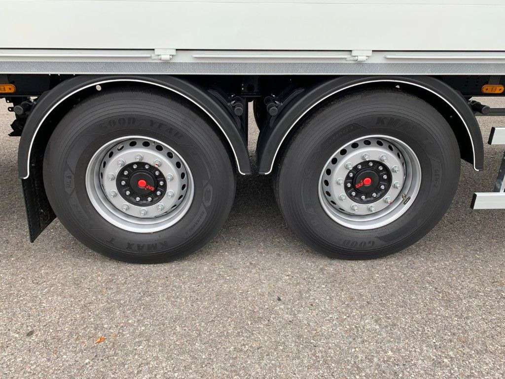 Zentralachsanhänger Swing-Board I tiefgekuppelt - 음료 트레일러 : 사진 3 Zentralachsanhänger Swing-Board I tiefgekuppelt - 음료 트레일러 : 사진 3