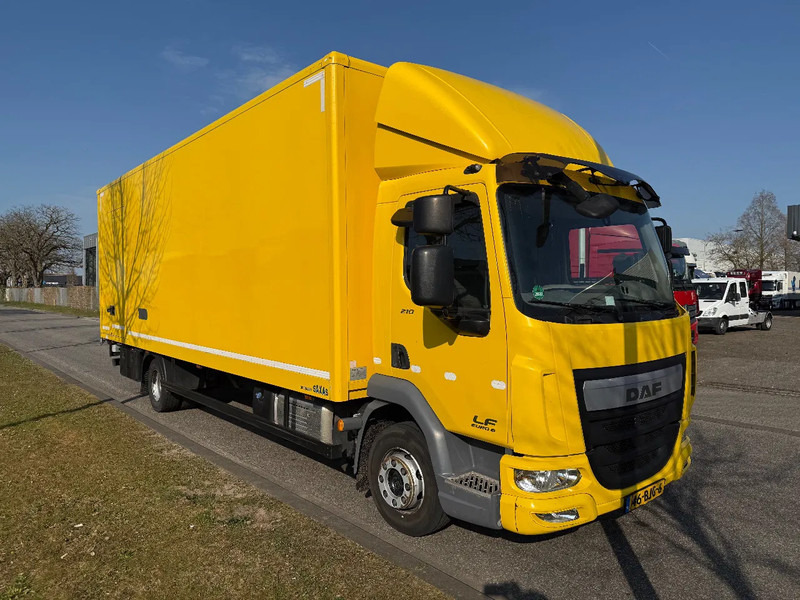 DAF LF 210 2017 only 300.000 km - 박스 트럭 : 사진 2 DAF LF 210 2017 only 300.000 km - 박스 트럭 : 사진 2