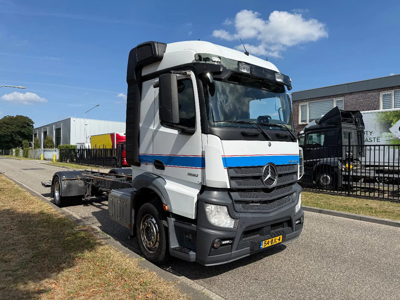 Mercedes-Benz Actros 1930 2017 only 414.000 km - 캡 새시 트럭 : 사진 2 Mercedes-Benz Actros 1930 2017 only 414.000 km - 캡 새시 트럭 : 사진 2