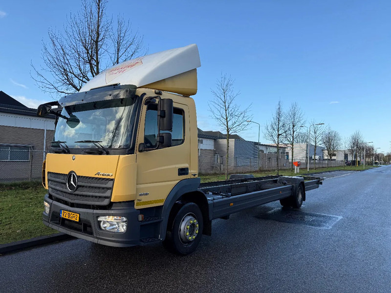 Mercedes-Benz Atego 1518 L 7-2015 - 캡 새시 트럭 : 사진 1 Mercedes-Benz Atego 1518 L 7-2015 - 캡 새시 트럭 : 사진 1