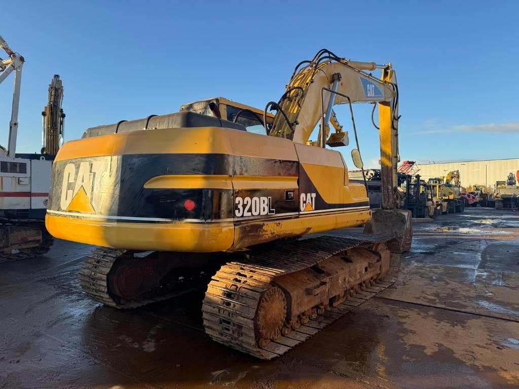 CAT 320 B L - 크롤러 굴삭기 : 사진 5 CAT 320 B L - 크롤러 굴삭기 : 사진 5