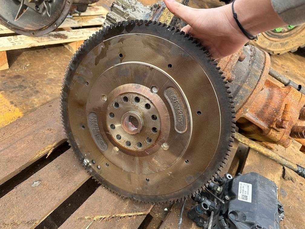 CAT 323 c7.1acert flywheel 378-4739 2009173 - 엔진 건설기계 용 : 사진 3 CAT 323 c7.1acert flywheel 378-4739 2009173 - 엔진 건설기계 용 : 사진 3