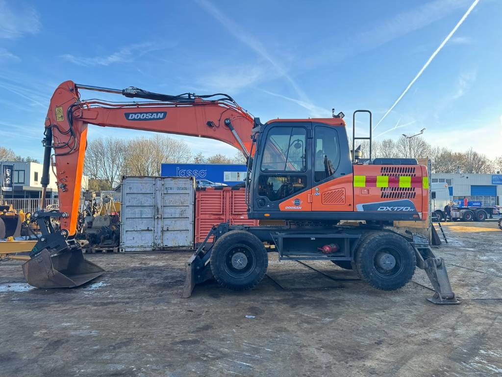 Doosan DX 170 W - 5 - 휠 굴삭기 : 사진 1 Doosan DX 170 W - 5 - 휠 굴삭기 : 사진 1