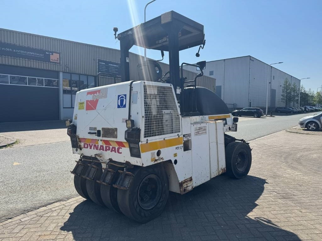 Dynapac CP 142 - 공압 롤러 : 사진 5 Dynapac CP 142 - 공압 롤러 : 사진 5