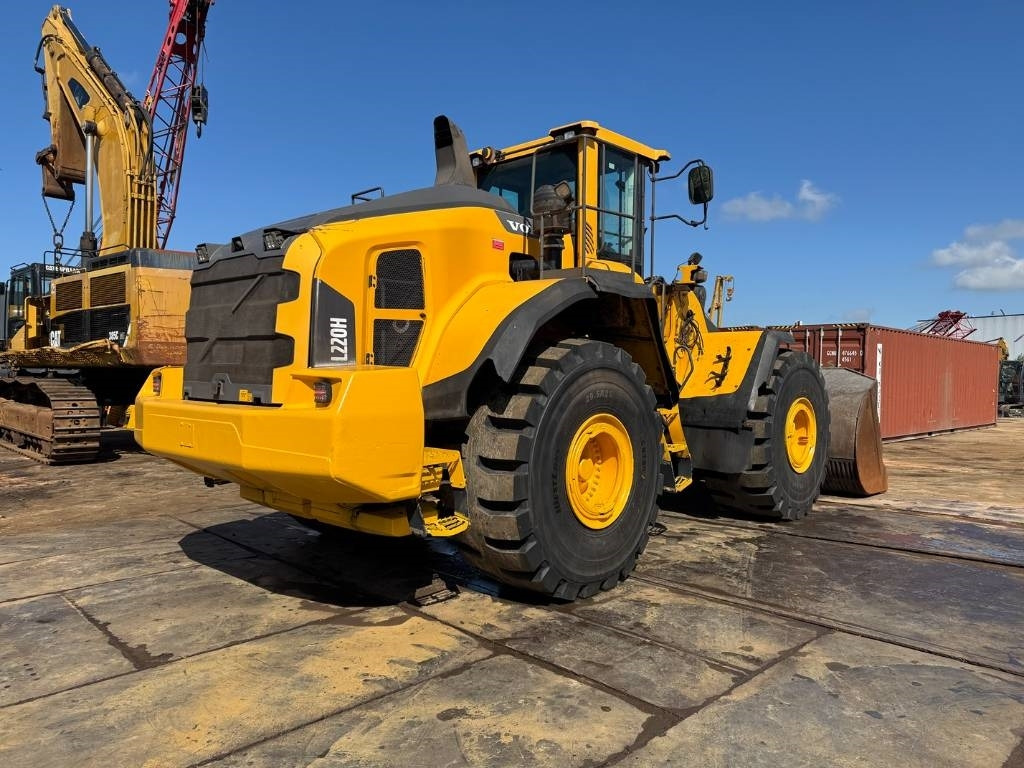 Volvo L 220 H ( WITH NEW TYRES ) - 휠 로더 : 사진 5 Volvo L 220 H ( WITH NEW TYRES ) - 휠 로더 : 사진 5