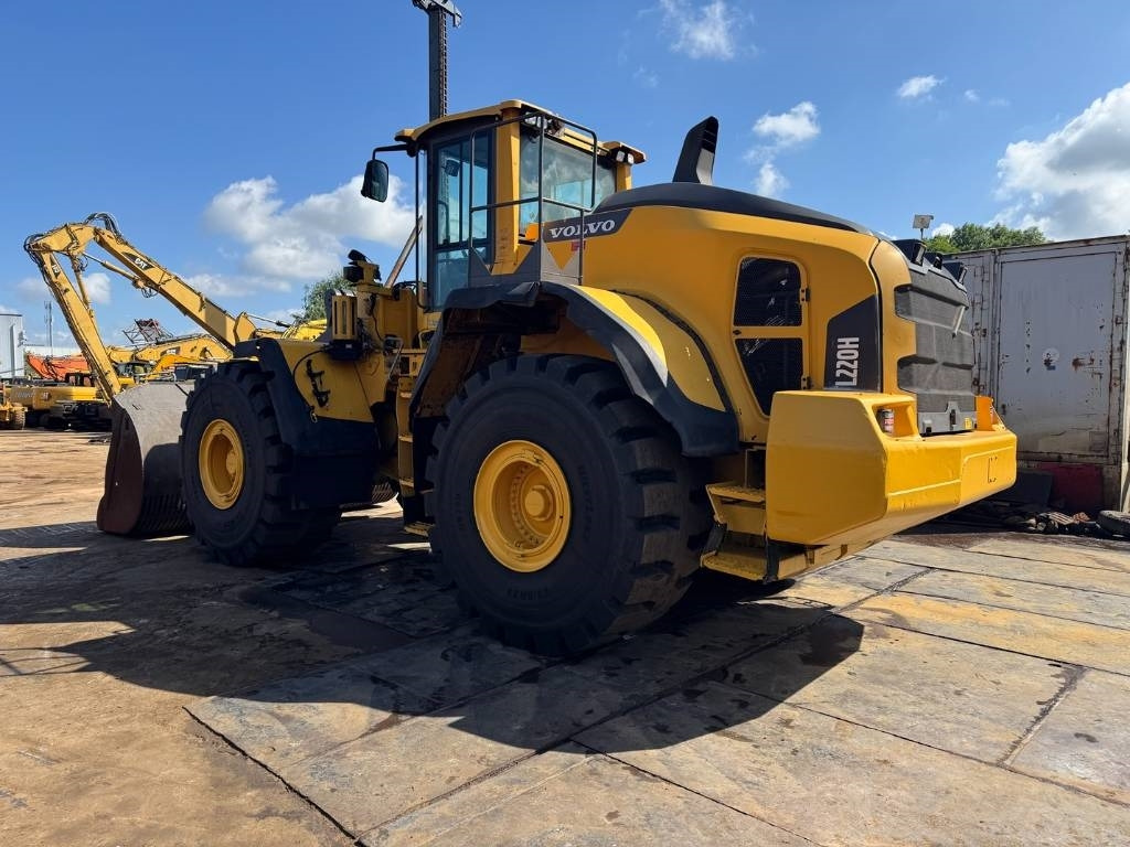 Volvo L 220 H ( WITH NEW TYRES ) - 휠 로더 : 사진 3 Volvo L 220 H ( WITH NEW TYRES ) - 휠 로더 : 사진 3