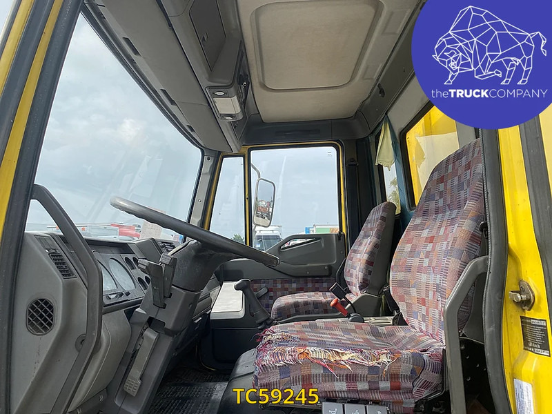 Iveco EuroCargo 120 E18 - 캡 새시 트럭 : 사진 3 Iveco EuroCargo 120 E18 - 캡 새시 트럭 : 사진 3