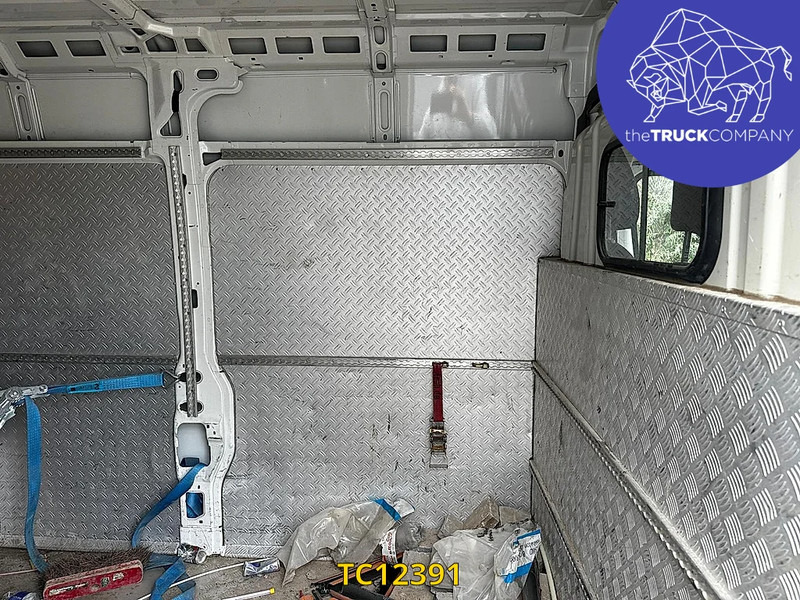 Peugeot Boxer L3H2 - 패널 밴 : 사진 4 Peugeot Boxer L3H2 - 패널 밴 : 사진 4