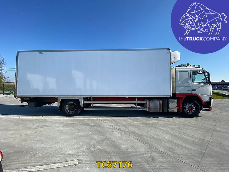 Volvo FM 330 - 냉동탑차 : 사진 2 Volvo FM 330 - 냉동탑차 : 사진 2