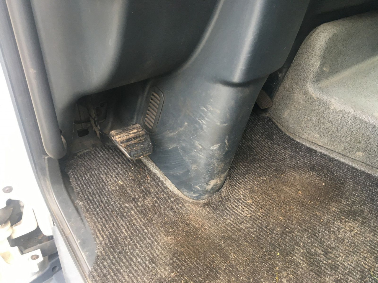 MAN 12.210 Erst 302000 km - 커튼사이더 트럭 : 사진 5 MAN 12.210 Erst 302000 km - 커튼사이더 트럭 : 사진 5