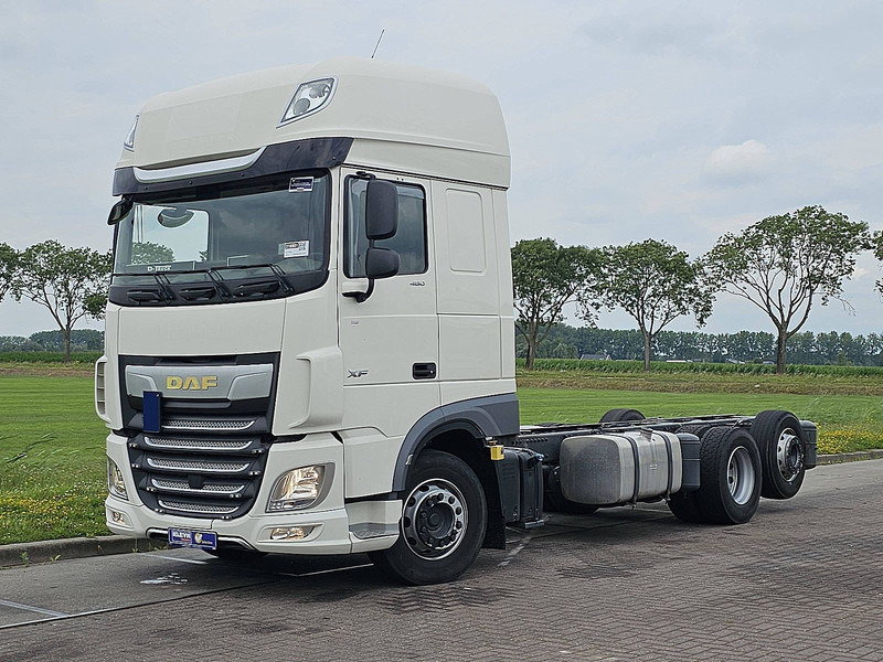 DAF XF 480 SSC 6X2 FAR INTARDER - 캡 새시 트럭 : 사진 2 DAF XF 480 SSC 6X2 FAR INTARDER - 캡 새시 트럭 : 사진 2