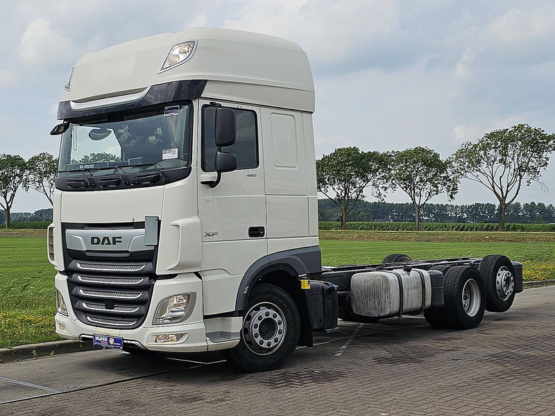 DAF XF 480 SSC 6X2 FAR INTARDER - 캡 새시 트럭 : 사진 2 DAF XF 480 SSC 6X2 FAR INTARDER - 캡 새시 트럭 : 사진 2