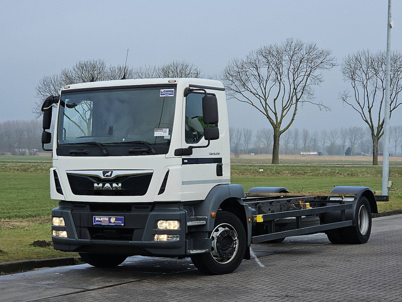 MAN 18.290 TGM 19T WB 578 AIRCO - 캡 새시 트럭 : 사진 2 MAN 18.290 TGM 19T WB 578 AIRCO - 캡 새시 트럭 : 사진 2