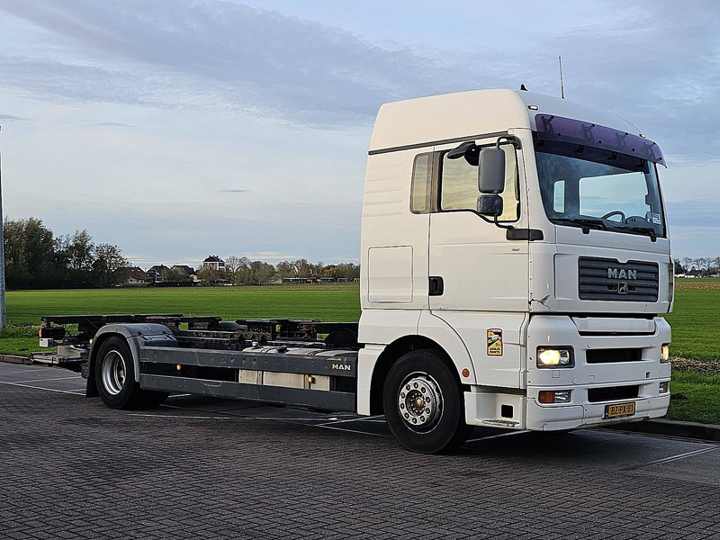 MAN 18.400 TGA XLX LIFT 508DKM NL-T - 컨테이너 운반 장치/ 스와프 보디 트럭 : 사진 5 MAN 18.400 TGA XLX LIFT 508DKM NL-T - 컨테이너 운반 장치/ 스와프 보디 트럭 : 사진 5