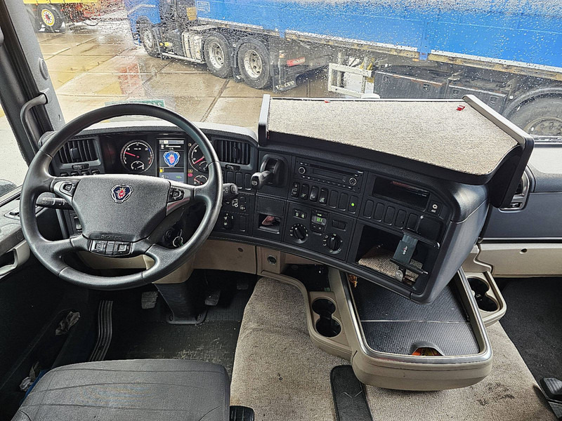 Interior photo 1: 리스 Scania R450 4X2 RETARDER COMBI Scania R450 4X2 RETARDER COMBI Interior photo 1: 리스 Scania R450 4X2 RETARDER COMBI Scania R450 4X2 RETARDER COMBI