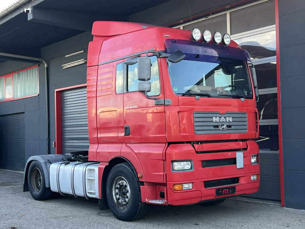 MAN TGA 18.440 Klimaaut Comfortschift Schaltgetriebe - 트랙터 유닛 : 사진 1 MAN TGA 18.440 Klimaaut Comfortschift Schaltgetriebe - 트랙터 유닛 : 사진 1