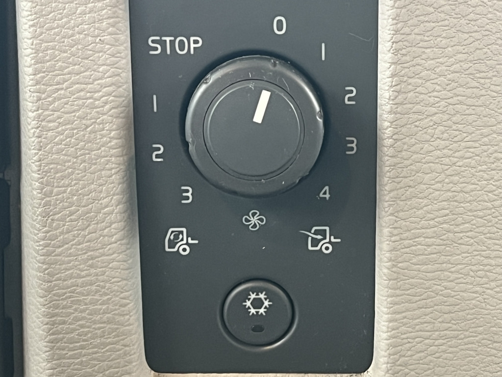 Volvo FL 260 7,2m LBW Klima Tempomat AHK Orig. 125'km - 커튼사이더 트럭 : 사진 2 Volvo FL 260 7,2m LBW Klima Tempomat AHK Orig. 125'km - 커튼사이더 트럭 : 사진 2