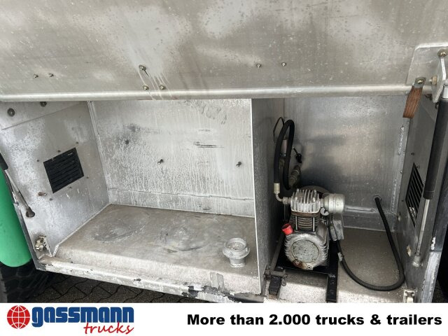 Iveco 190EH30 4x4 - 유조트럭 : 사진 3 Iveco 190EH30 4x4 - 유조트럭 : 사진 3