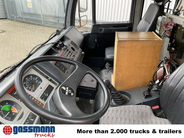 MAN 10.224 LC 4x2 BB Doka, TLF16/12, 6-Zylinder - 소방차 : 사진 4 MAN 10.224 LC 4x2 BB Doka, TLF16/12, 6-Zylinder - 소방차 : 사진 4