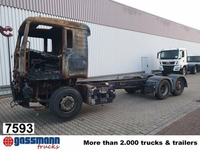 MAN TGA 26.440 6x2 BL Brandschaden - 캡 새시 트럭 : 사진 1 MAN TGA 26.440 6x2 BL Brandschaden - 캡 새시 트럭 : 사진 1